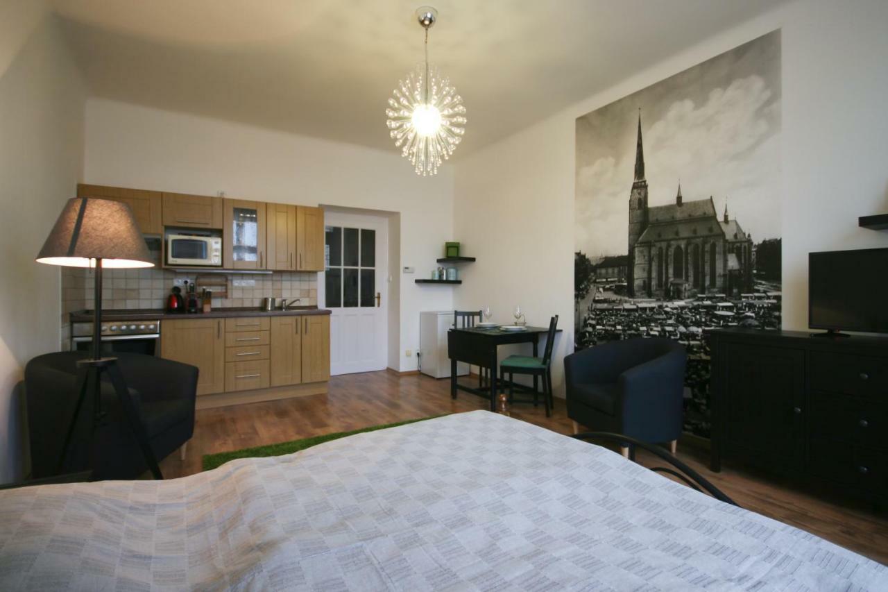 Apartman Mrakodrap Plzeň Buitenkant foto